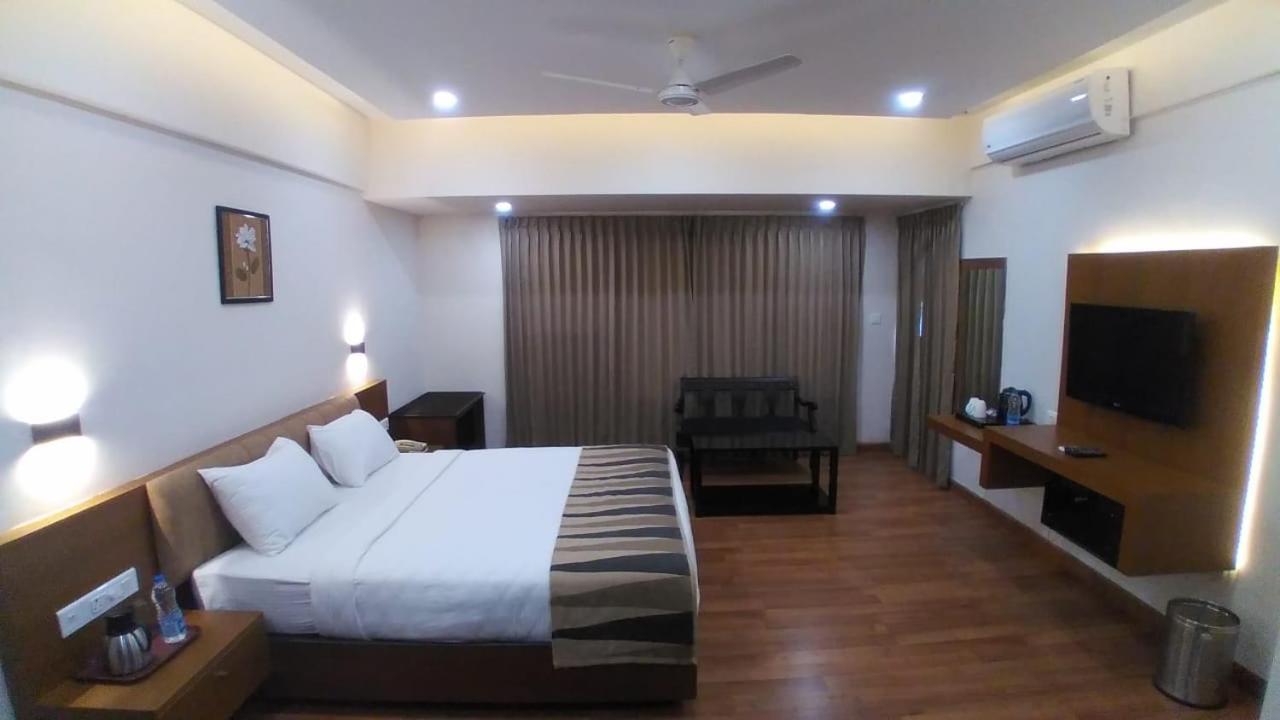 Отель Malabar Residency Каннур Экстерьер фото