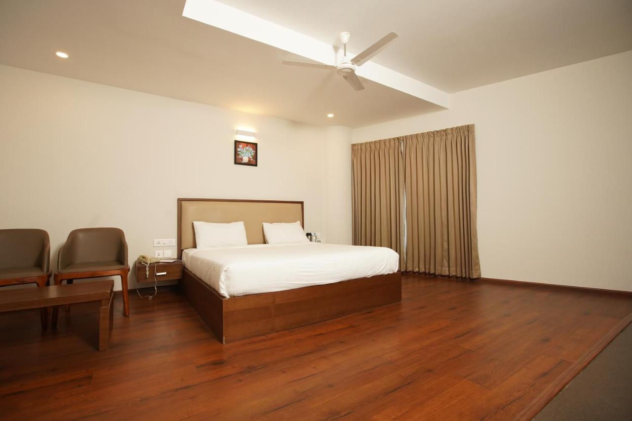 Отель Malabar Residency Каннур Экстерьер фото