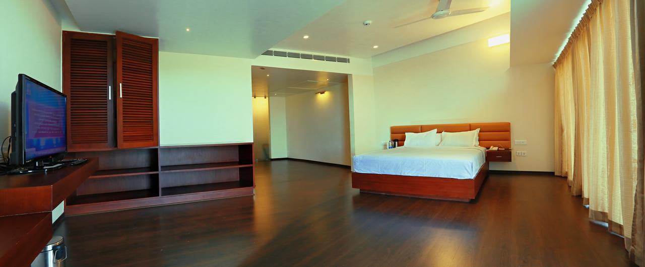Отель Malabar Residency Каннур Экстерьер фото