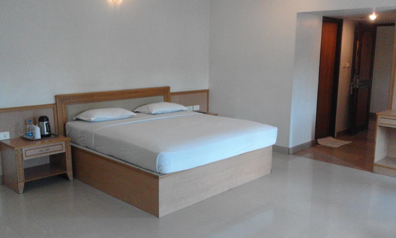 Отель Malabar Residency Каннур Экстерьер фото