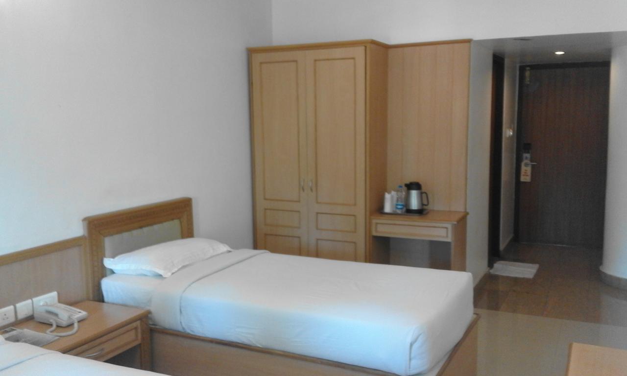Отель Malabar Residency Каннур Экстерьер фото
