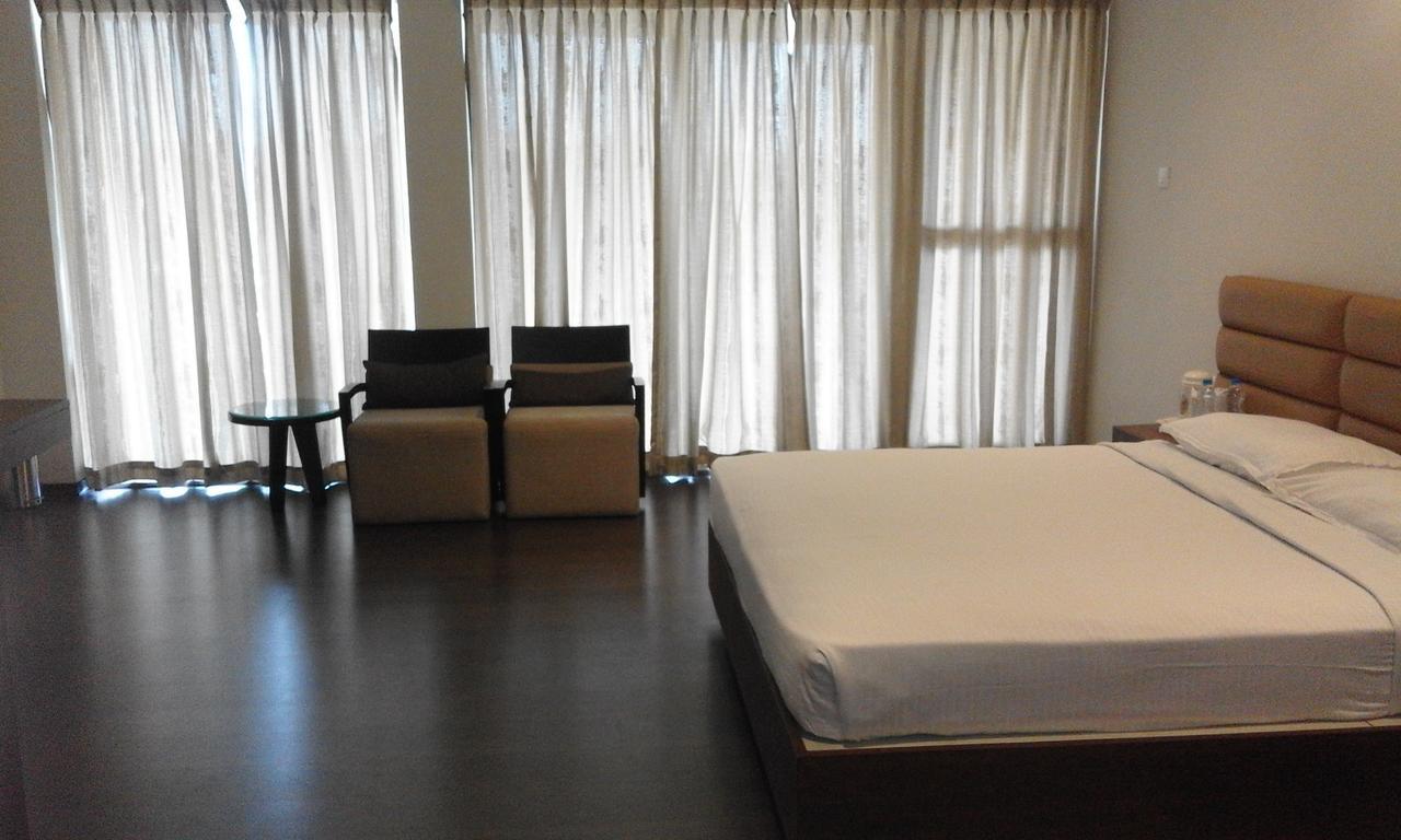 Отель Malabar Residency Каннур Экстерьер фото